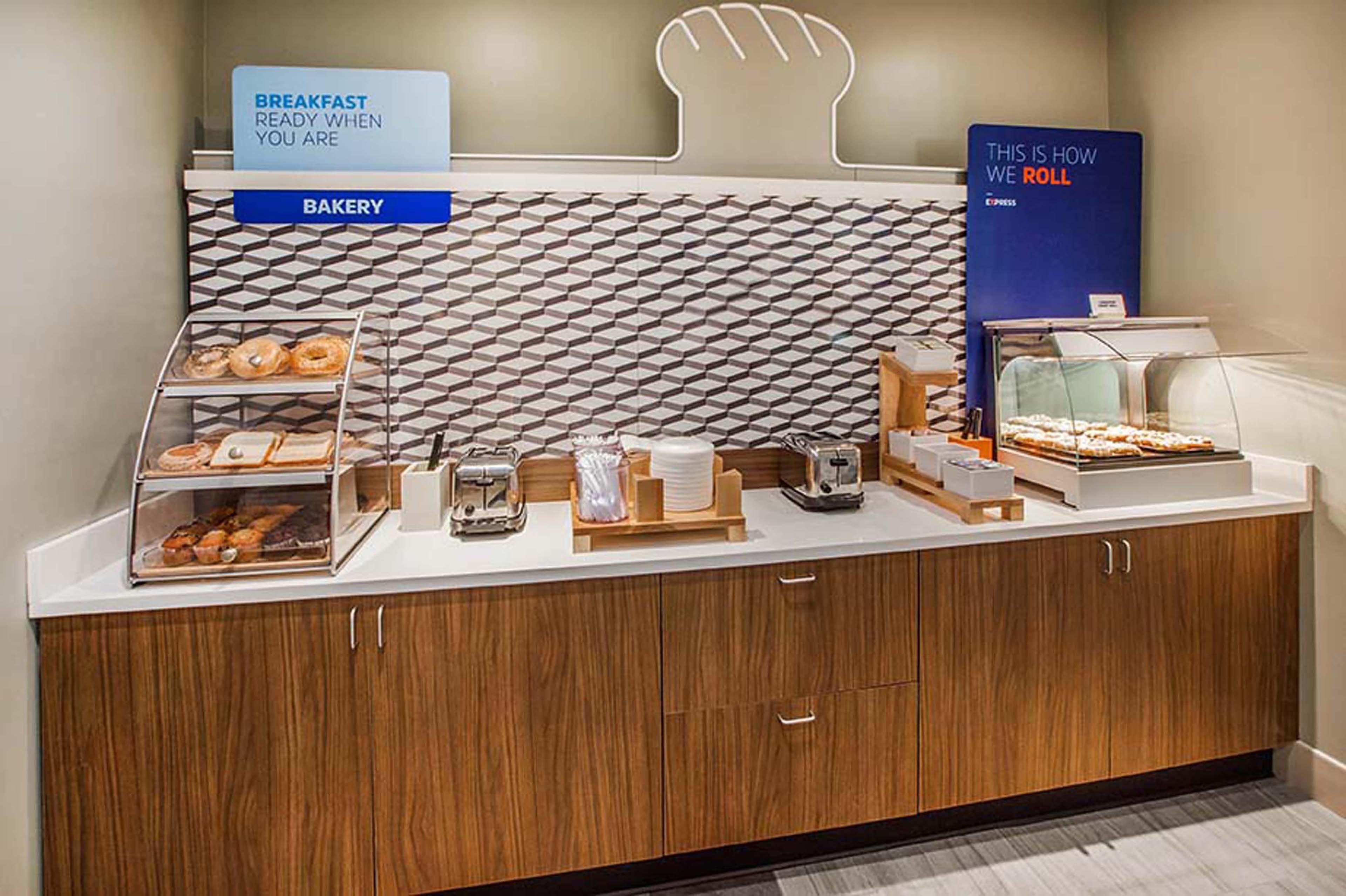 Holiday Inn Express Tallahassee By Ihg Εξωτερικό φωτογραφία